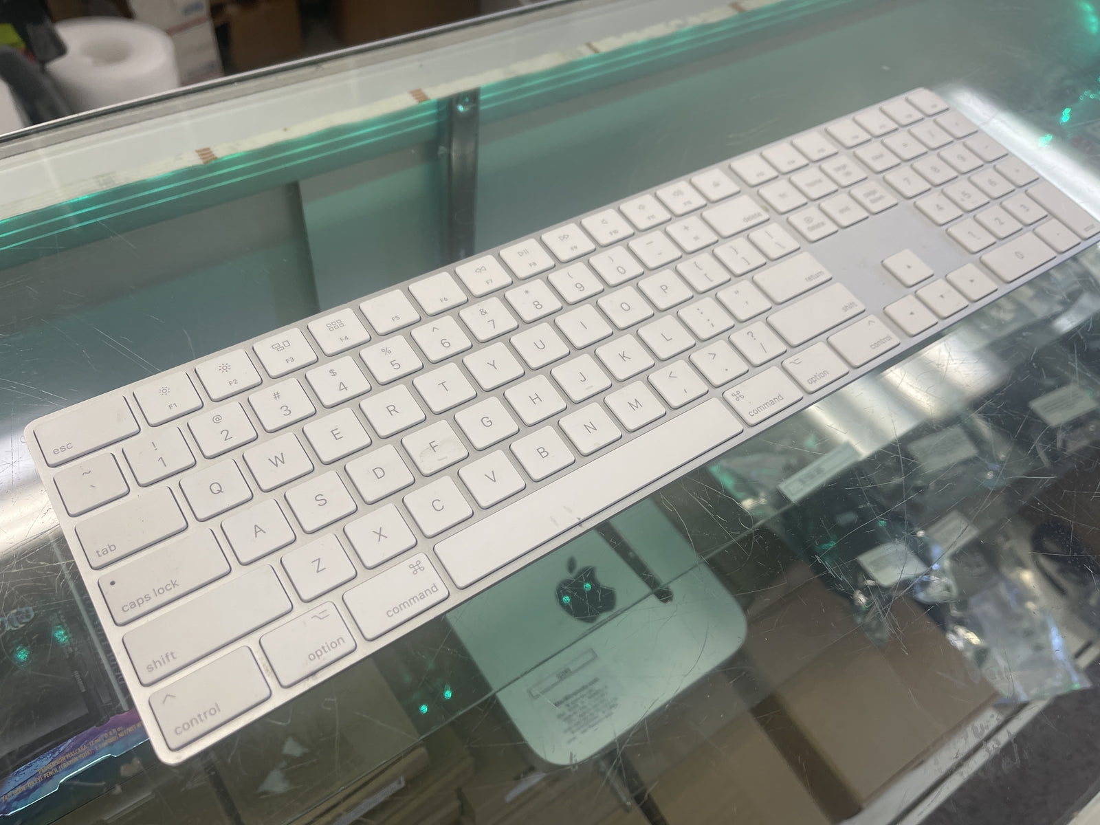 Apple Magic Keyboard with Numeric Keypad MQ052LL/A Silver – Wireless