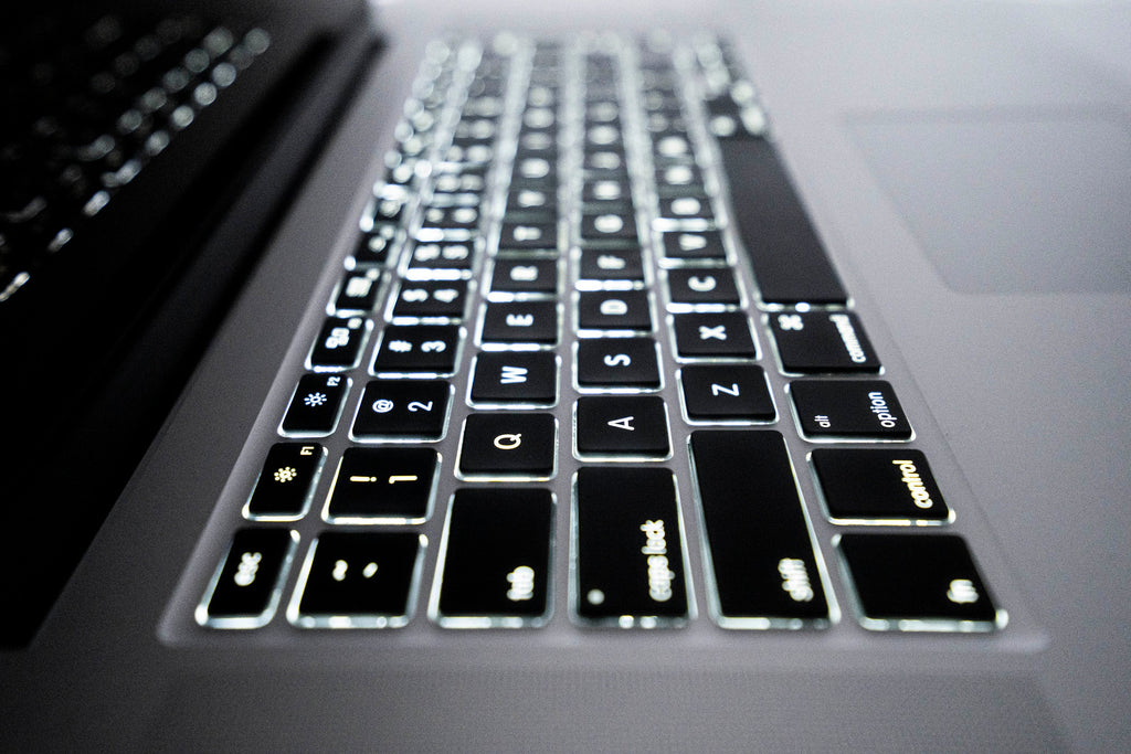 MacBook Pro (2015) 15-inch – Intel Core i7 2.5GHz – AMD Radeon R9 M370X