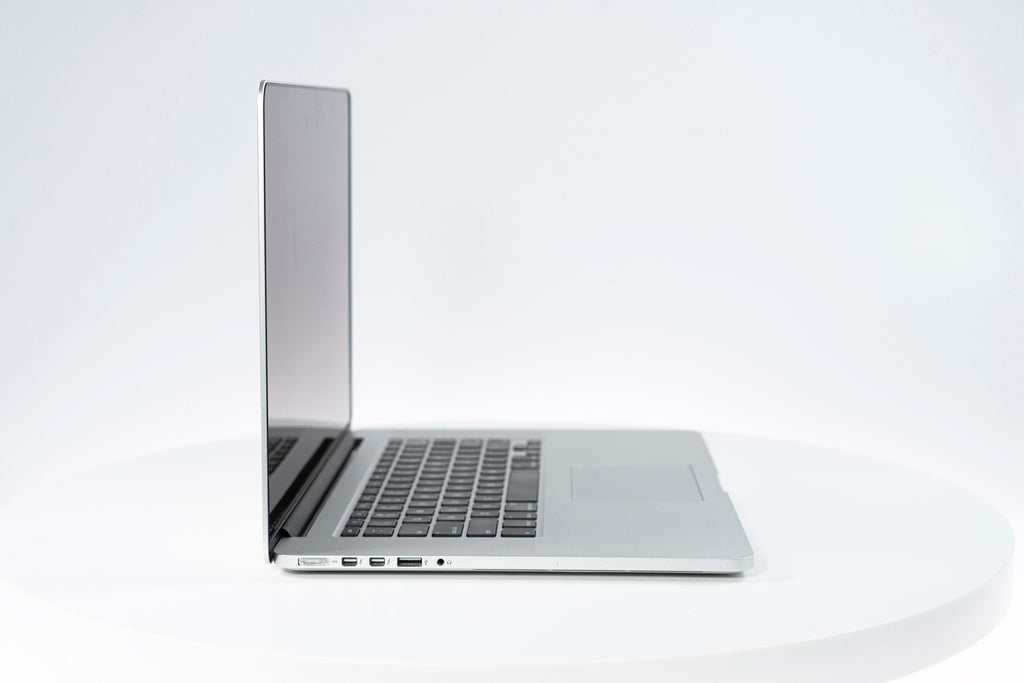 MacBook Pro (2015) 15-inch – Intel Core i7 2.8GHz – AMD Radeon R9 M370X