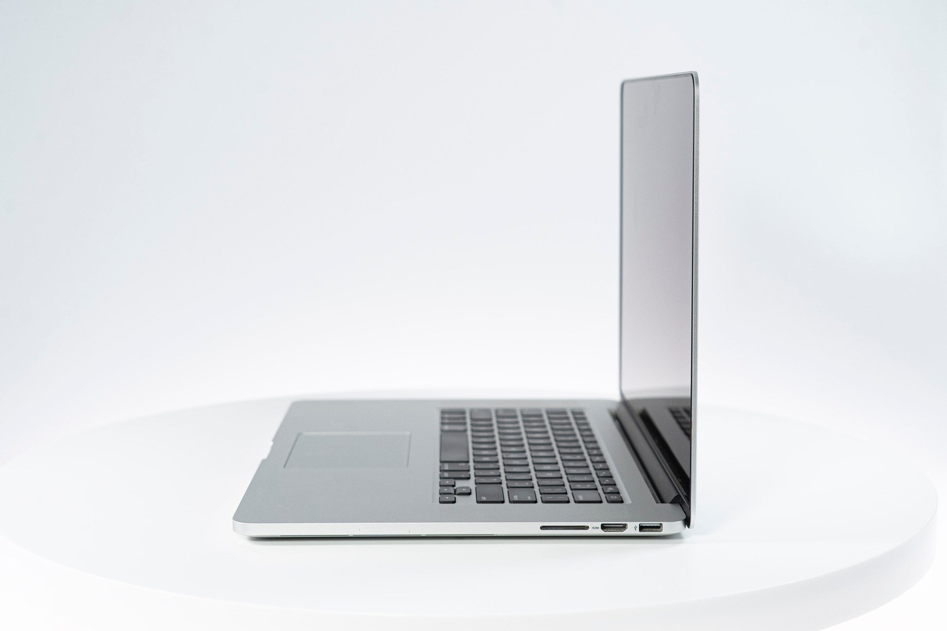 MacBook Pro (2015) 15-inch – Intel Core i7 2.8GHz – AMD Radeon R9 M370X
