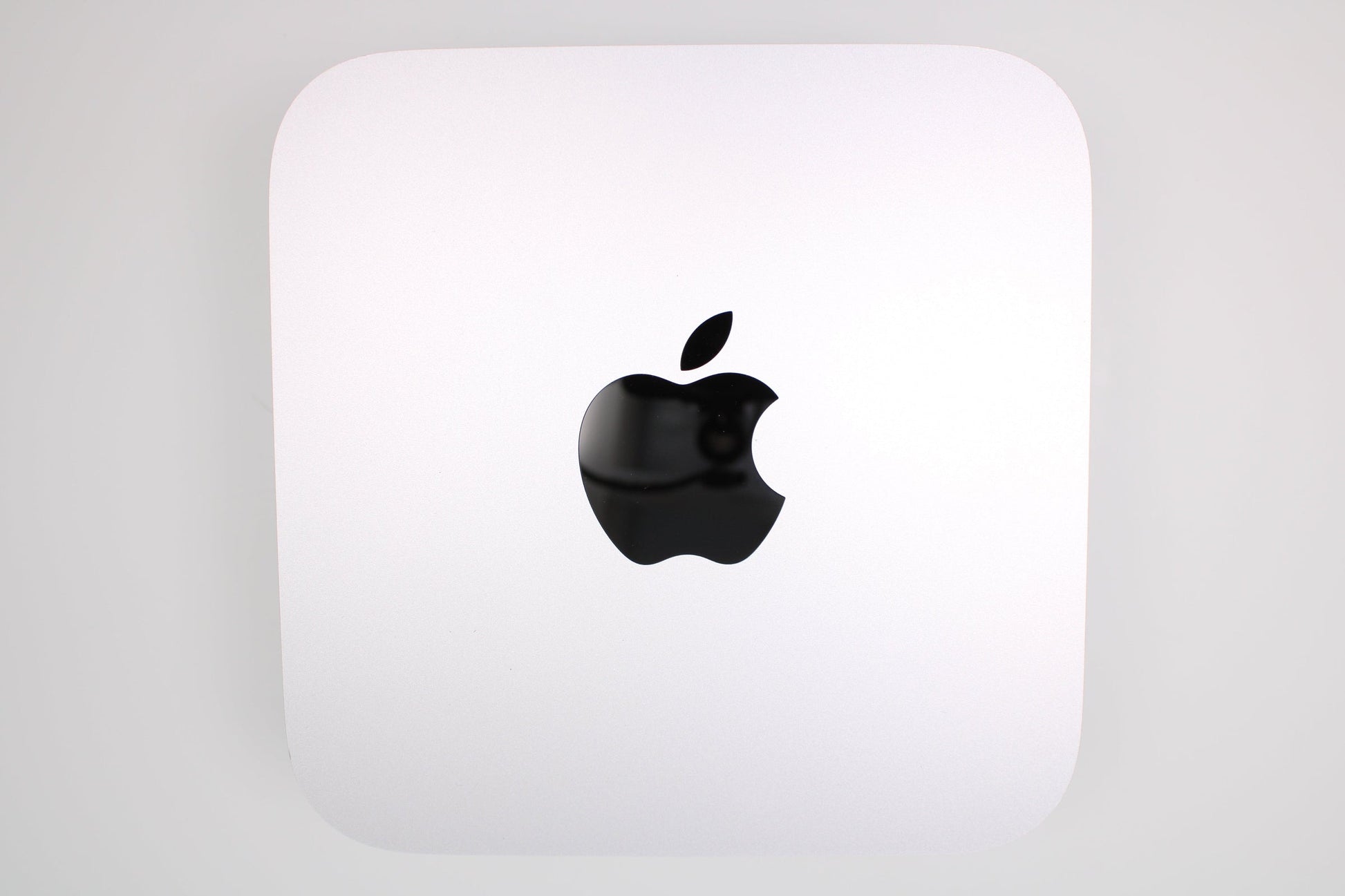 Mac Studio (2022) – Apple M1 Max 3.2GHz • 32-Core GPU – 64GB RAM 2TB SSD