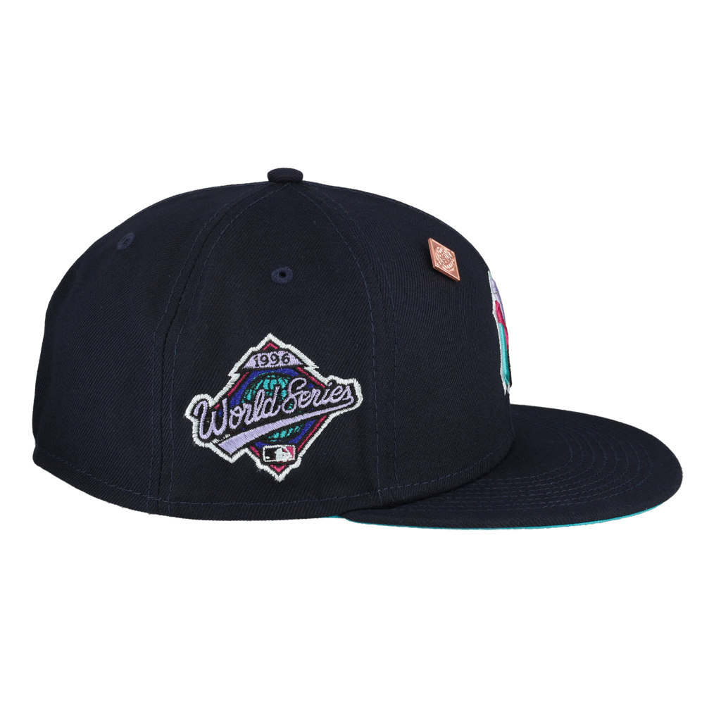 New York Yankees 1996 World Series Polar Lights New Era 59Fifty Fitted Hat
