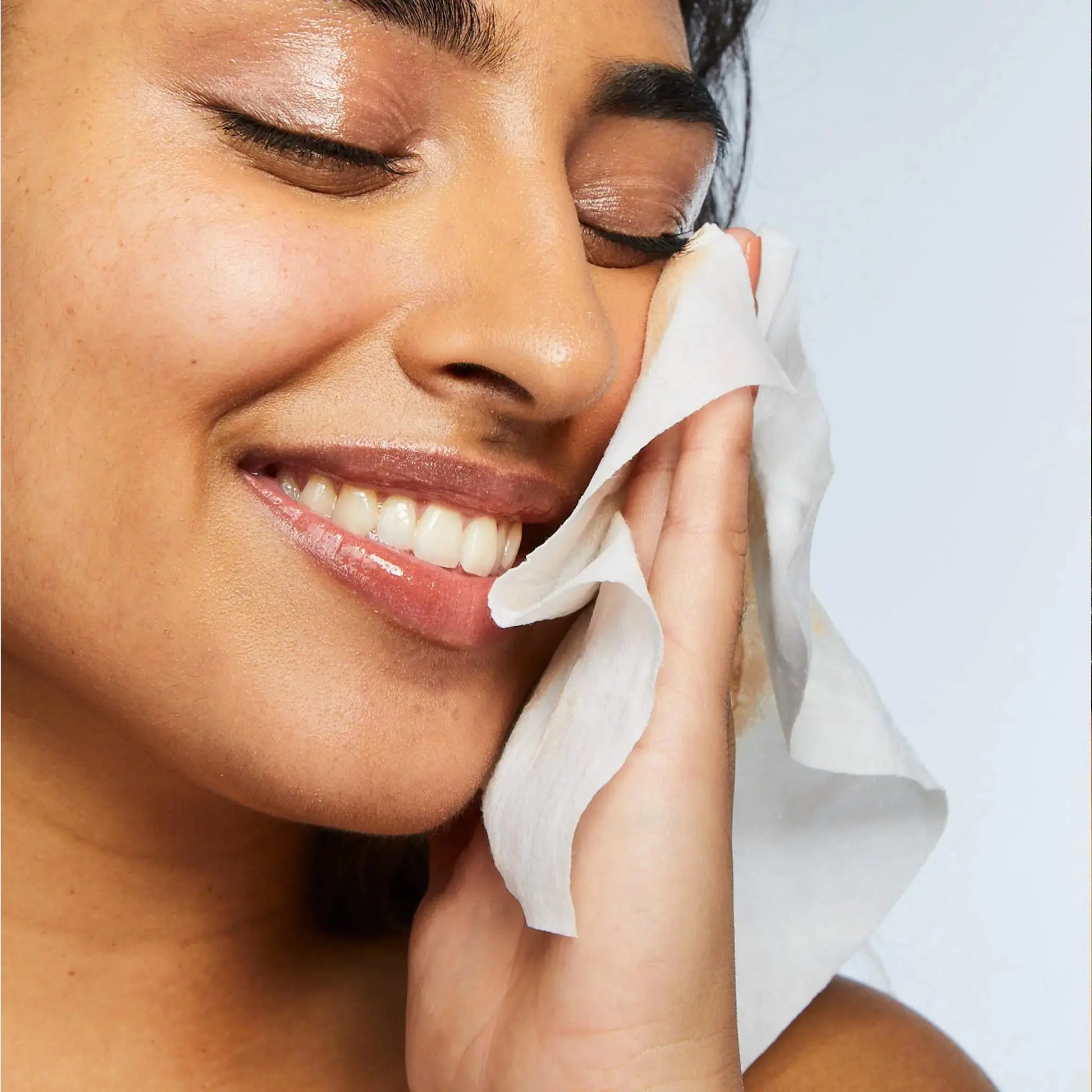 Pacifica Beauty Glowing Makeup Remover Wipes – Gentle, Vegan, & Cruelty-Free
