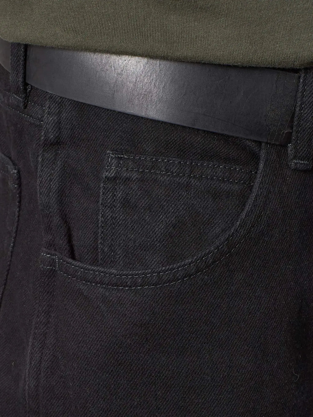 Rustler Men's Classic Relaxed Fit 48W x 29L Black