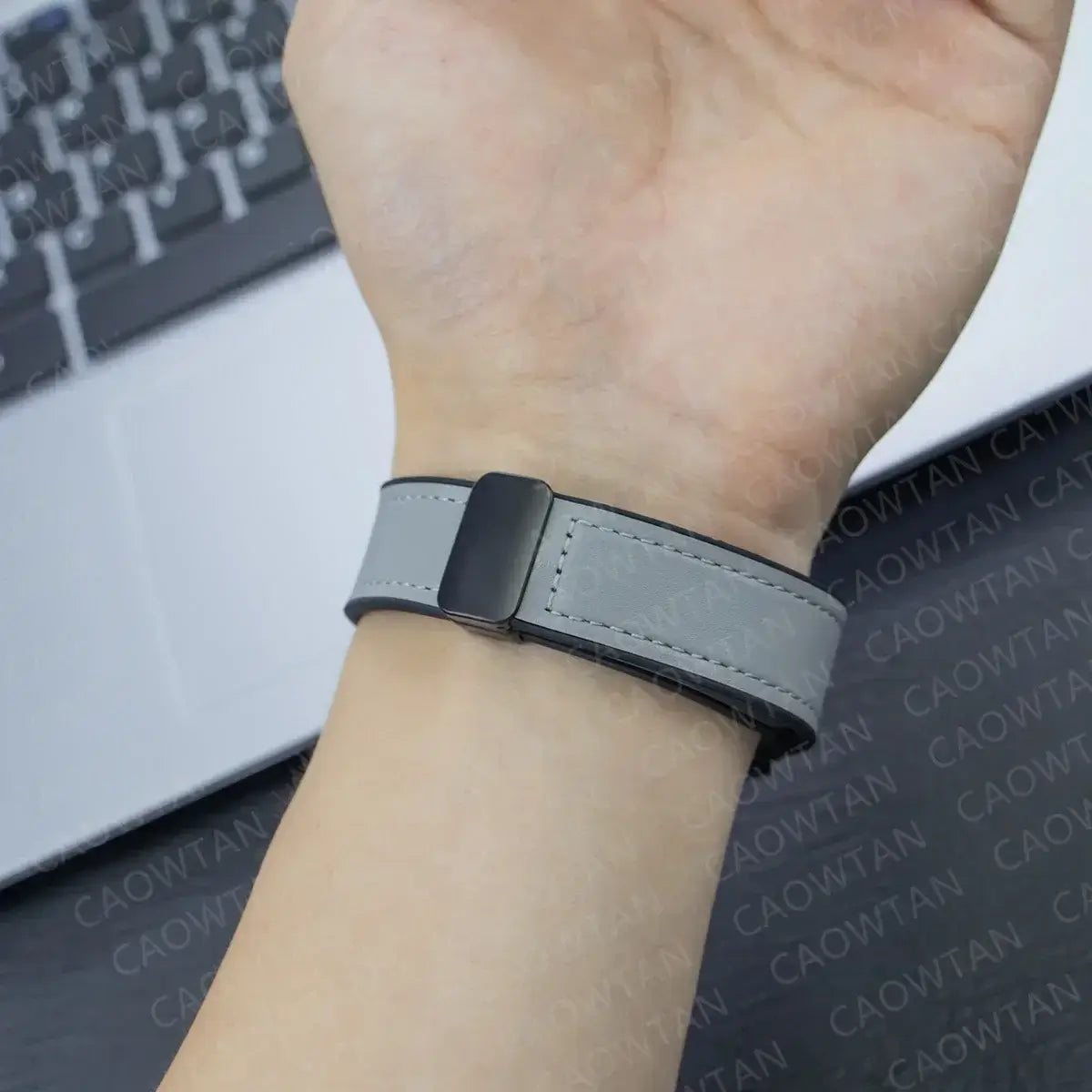 Garmin Soft Leather Band - Magnetic Buckle QuickFit Design