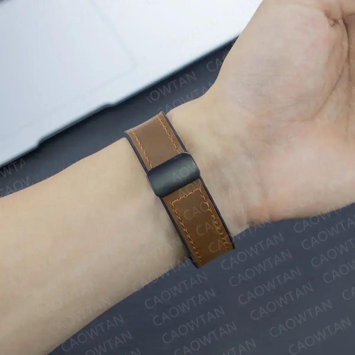 Garmin Soft Leather Band - Magnetic Buckle QuickFit Design