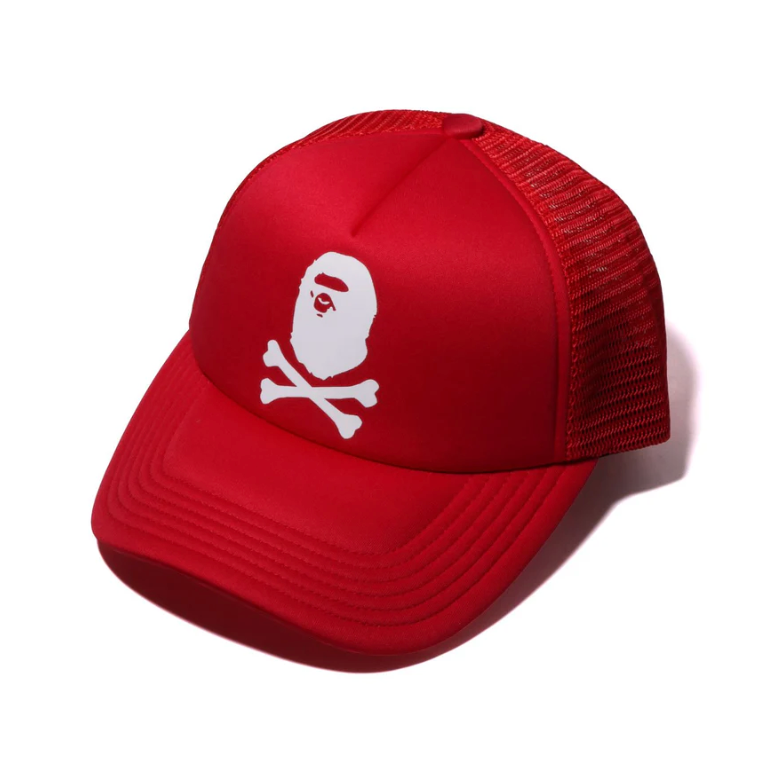A BATHING APEE CROSSBONE COLLEGE SOLID MESH CAP (RED)