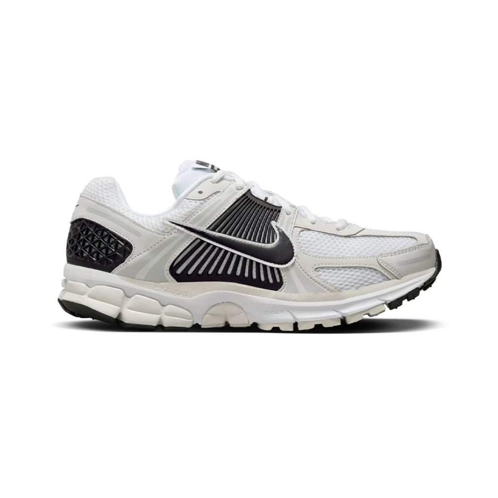 Nike Zoom Vomero 5 - White / Black - Platinum Tint
