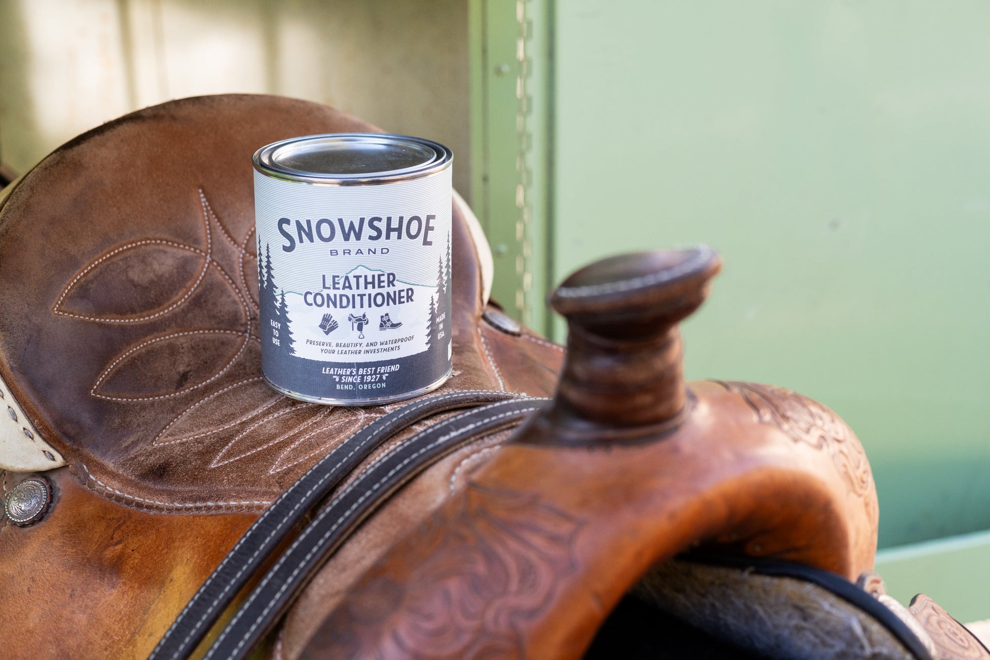 Snowshoe Leather Conditioner - Quart