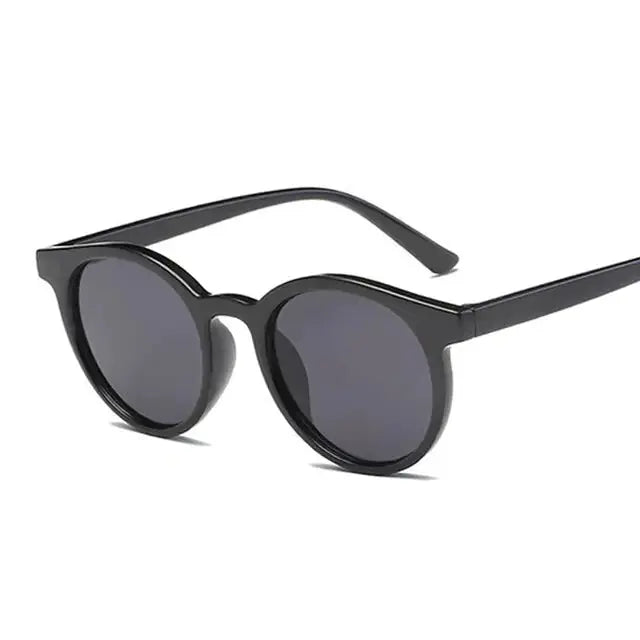 Stylish & Protective Sunglasses for Women – Elevate Your Look