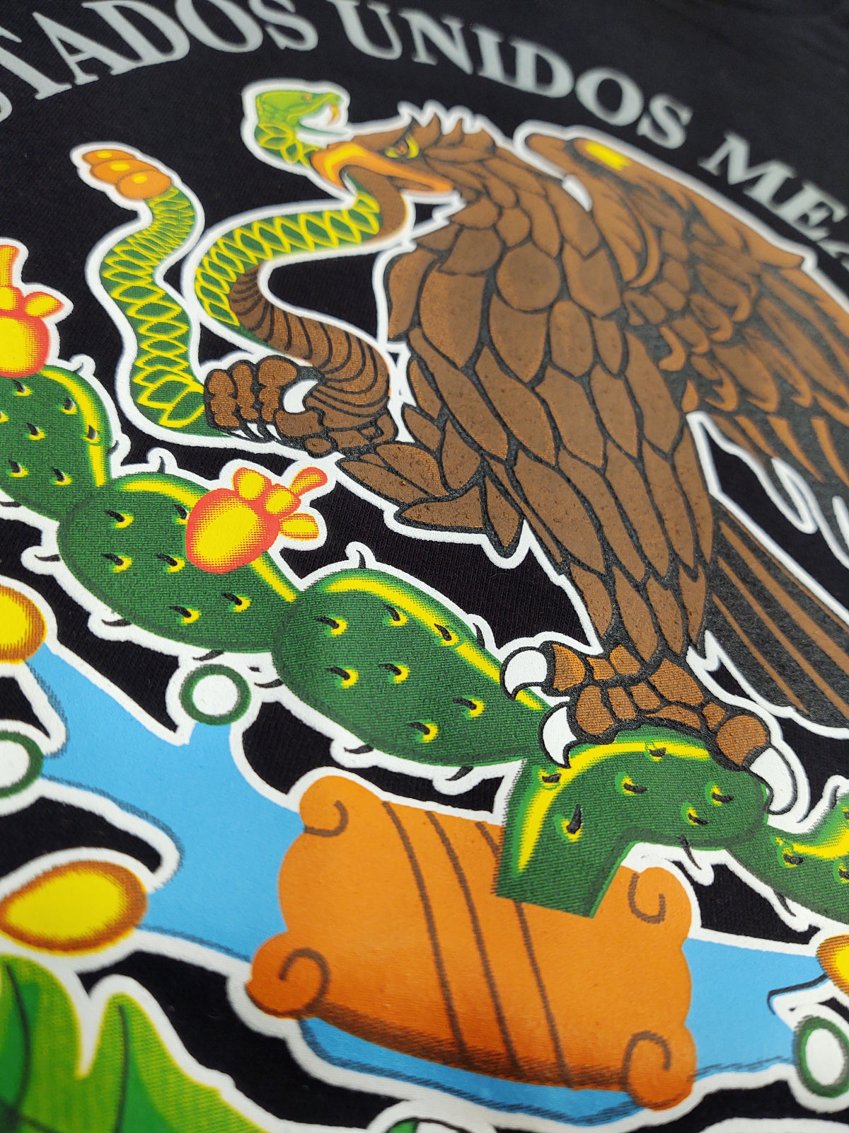 T-Shirts with Mexican Shield Printed with High Quality