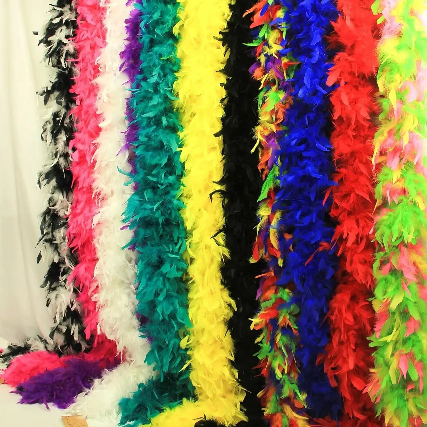 THARAHT Hot Pink 40g 2Yard Chandelle Feather - Costume Decoration Feathers Boa