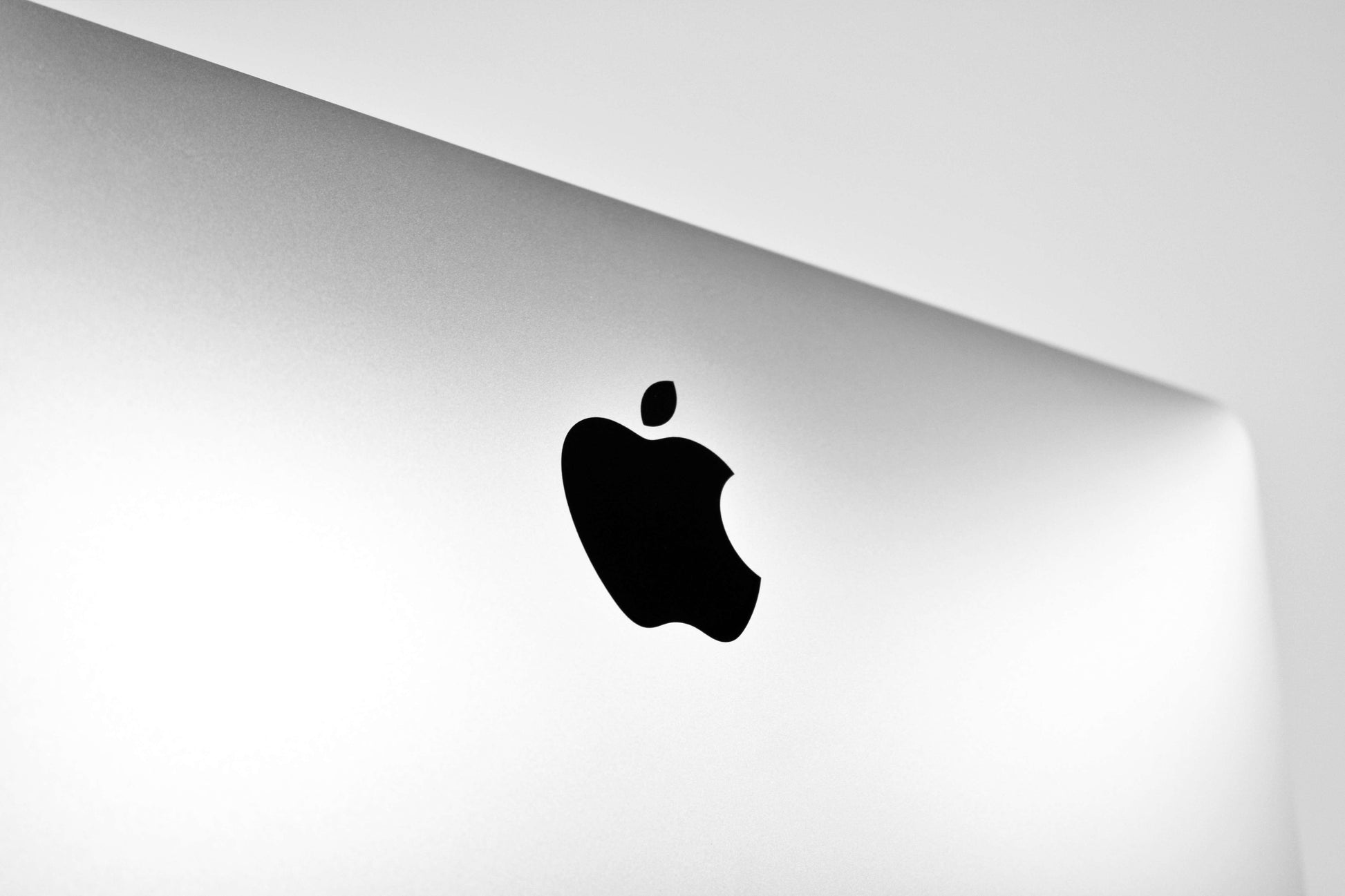 Apple iMac 5K 27-inch (Mid 2019) 3.7GHz i5 2TB Fusion Drive 64GB RAM All-In-One Desktop