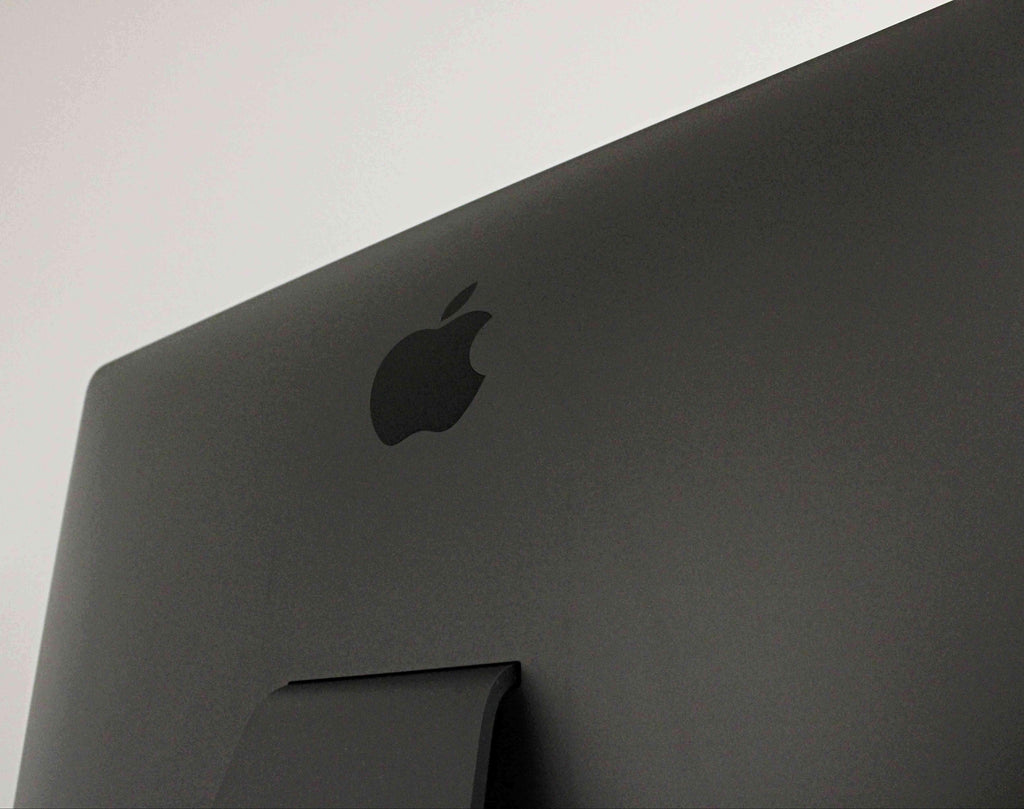 iMac Pro (2017) 27-inch 5K – Intel 10-Core Xeon W – 128GB RAM 2TB SSD • Radeon Pro Vega 56
