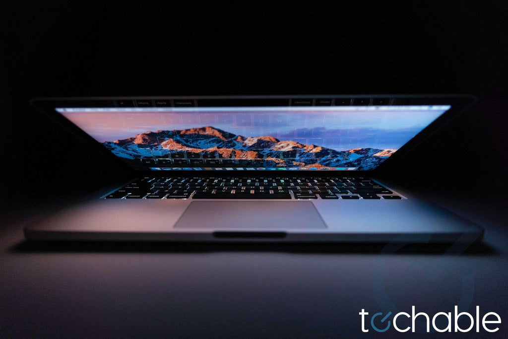 MacBook Pro (Early 2015) 13-Inch - 2.7GHz Core i5 - 16GB RAM - 256GB SSD