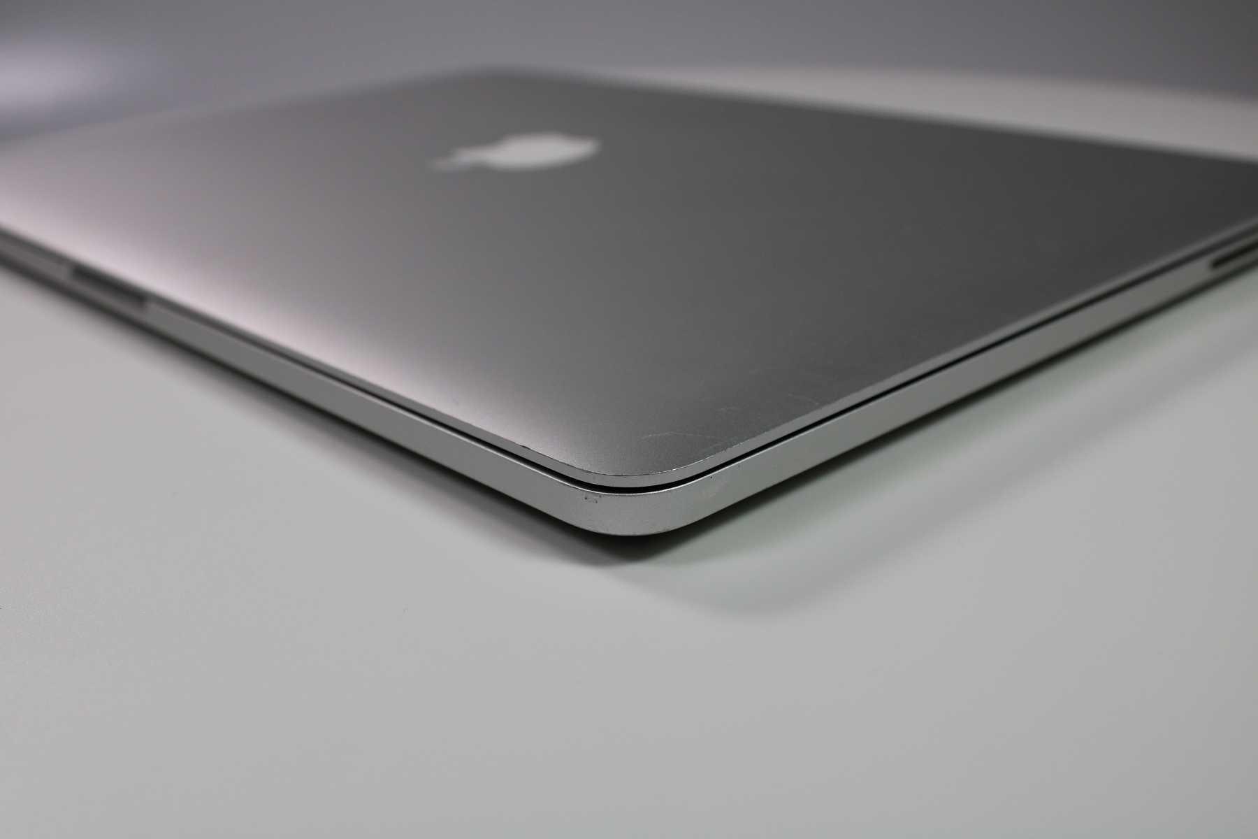 Apple MacBook Pro 15-inch 2013 2.8GHz Core i7 16GB RAM Dual GPU (Wear & Tear Special)