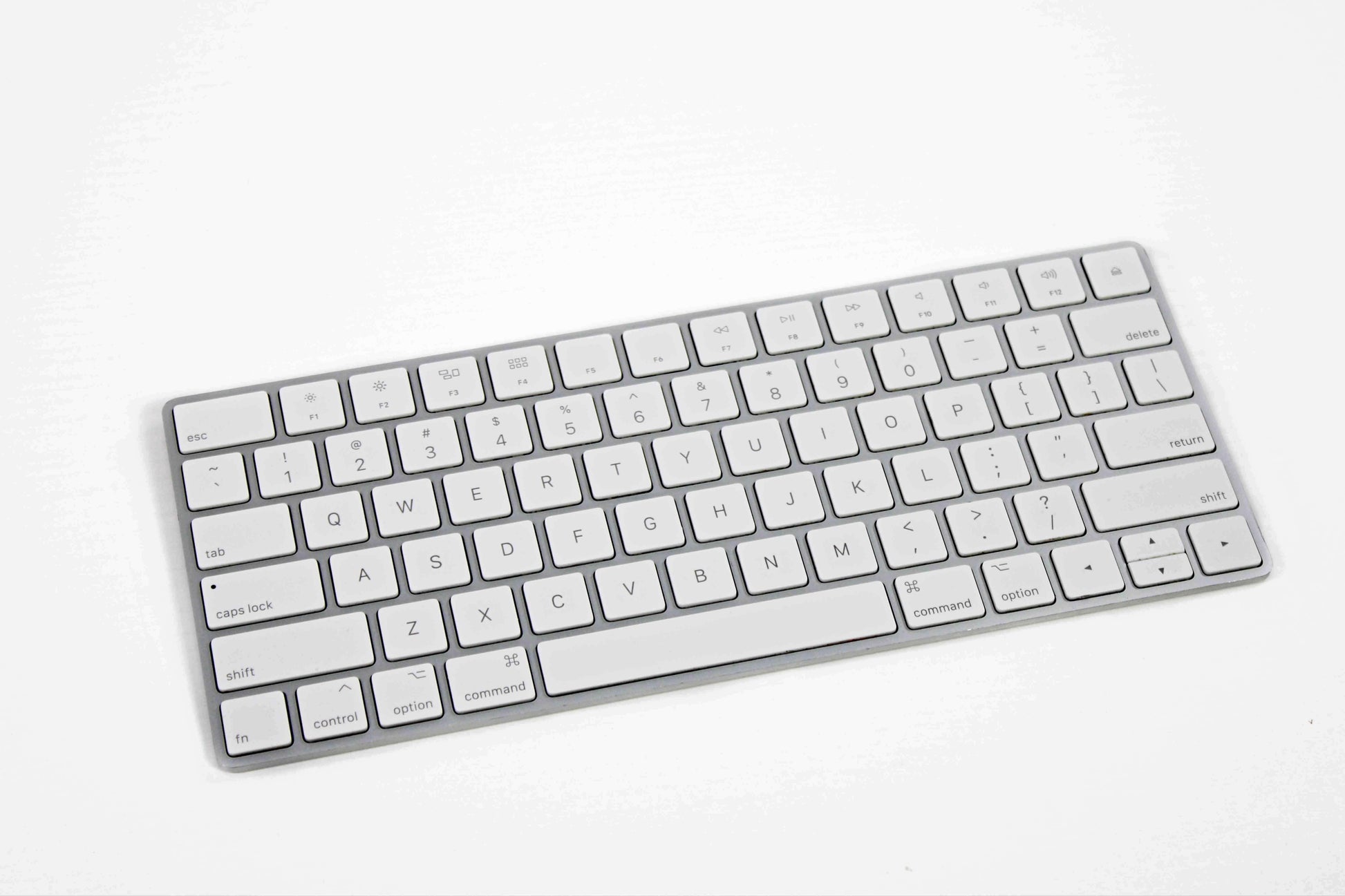 New Open Box Apple Magic Keyboard 2 Rechargeable Bluetooth Wireless A1644 MLA22LL/A