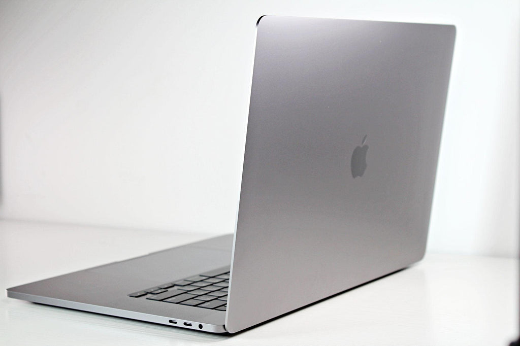 2018 Apple MacBook Pro 15-Inch Core i9 2.9GHz-4.8GHz 32GB RAM 1TB SSD (Silver)