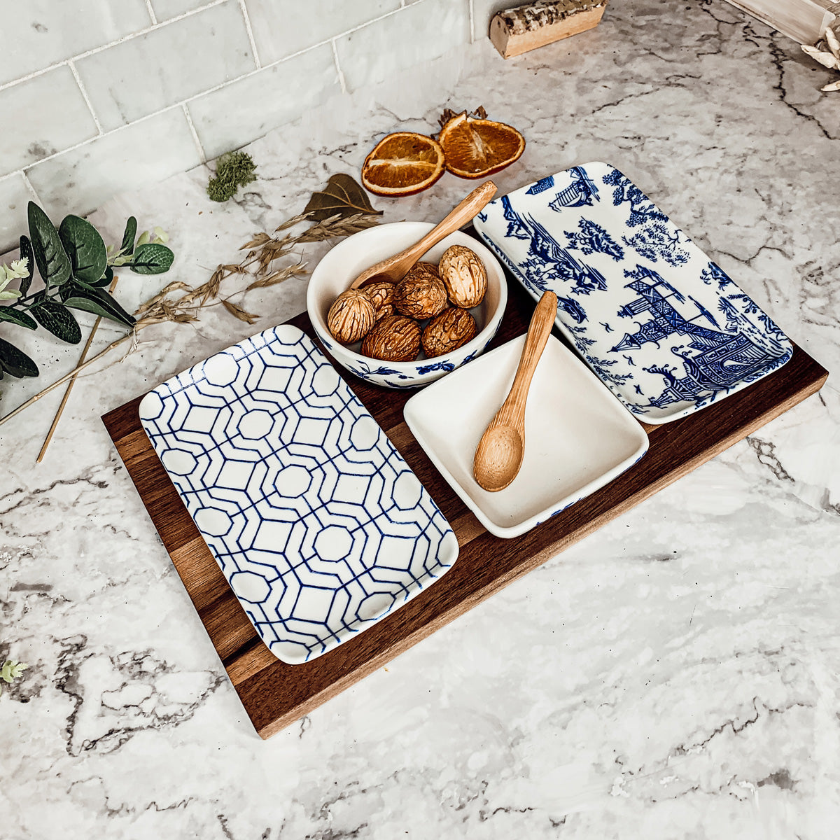 Chinoiserie Tapas Serving Set 7-Piece Porcelain Matte Blue White Acacia Tray