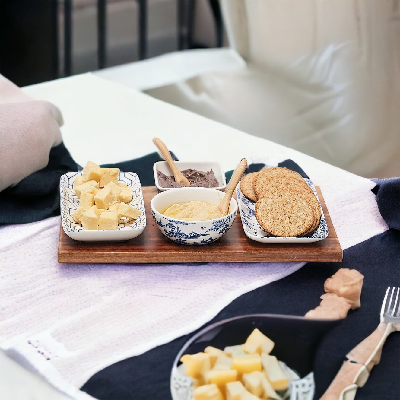 Chinoiserie Tapas Serving Set 7-Piece Porcelain Matte Blue White Acacia Tray