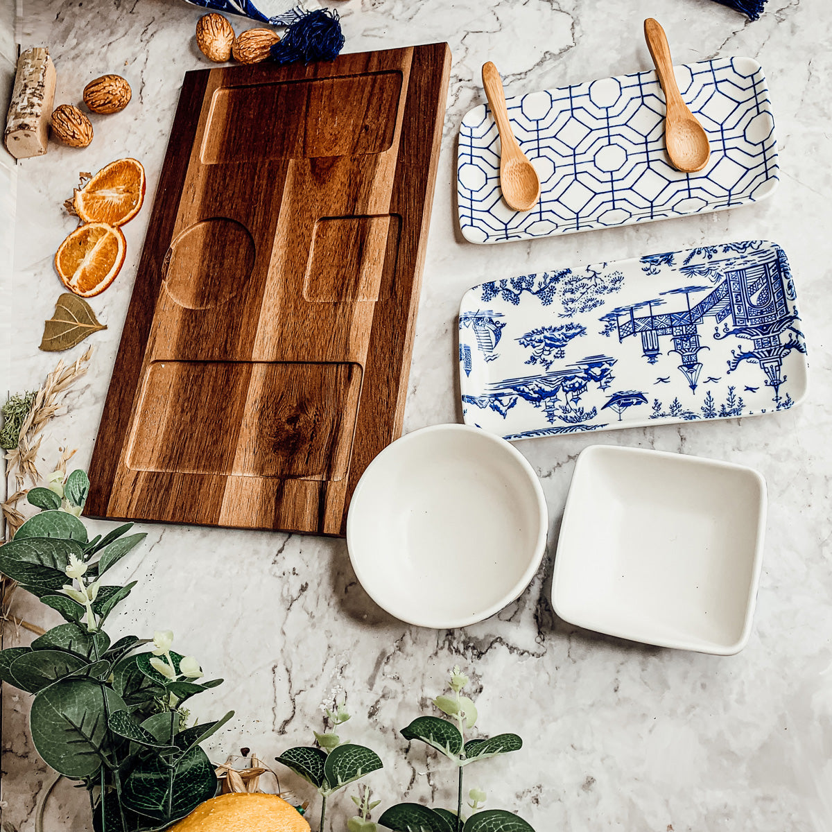 Chinoiserie Tapas Serving Set 7-Piece Porcelain Matte Blue White Acacia Tray