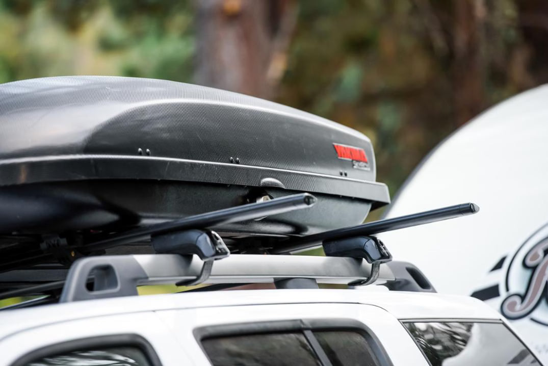 Yakima - SkyBox 16 Carbonite Cargo Roof Box