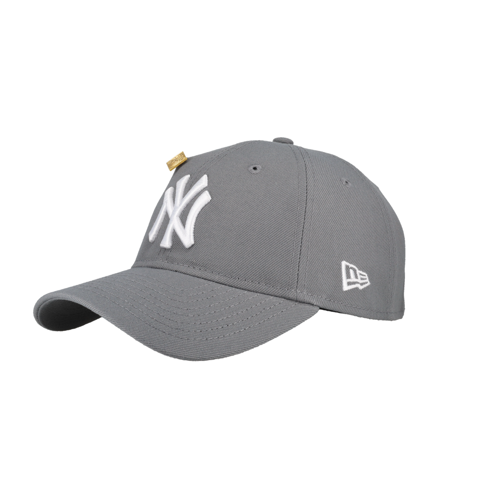 New York Yankees New Era 9Twenty Adjustable Hat (Storm Grey)