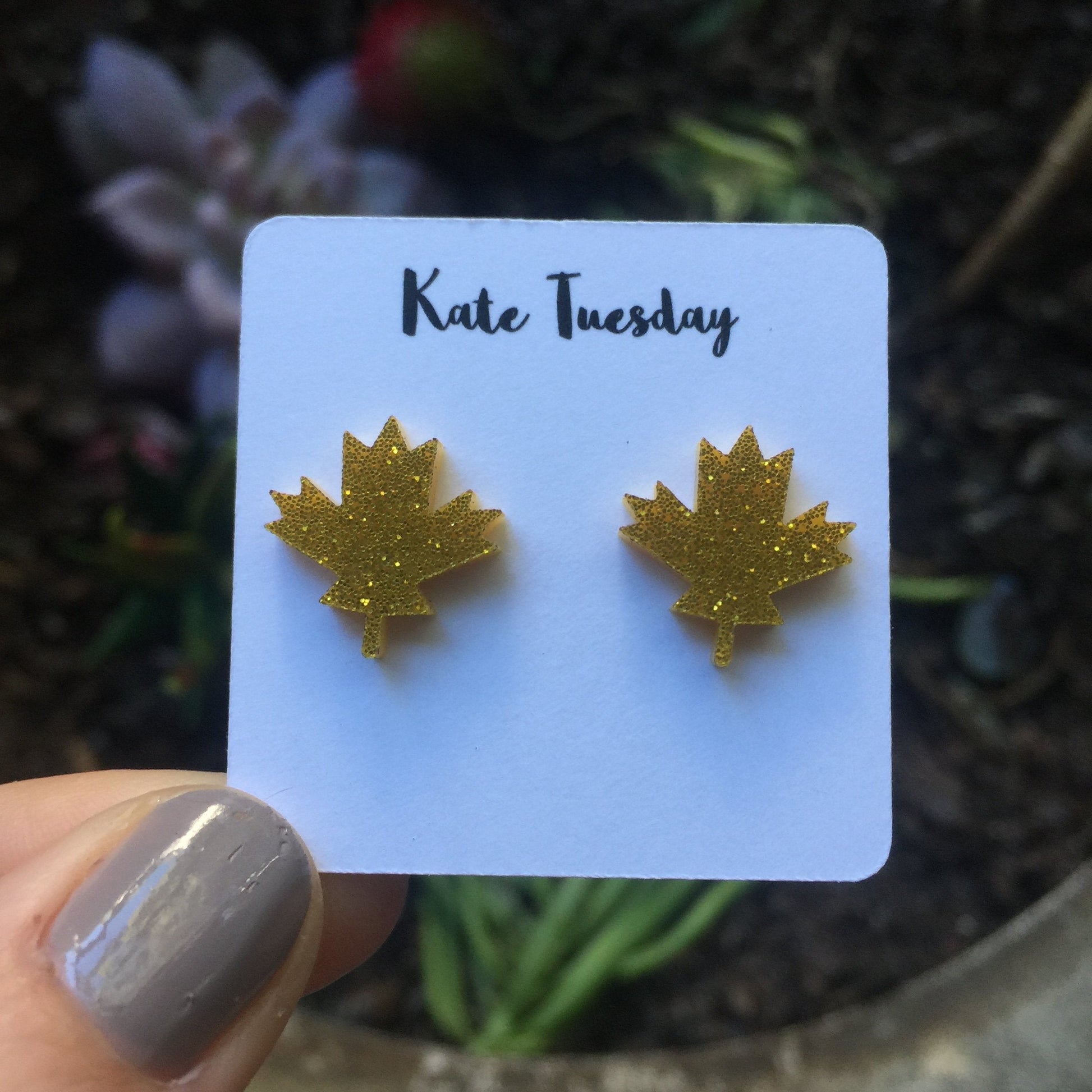 Gold Maple Leaf Acrylic Stud Earrings Lightweight For Women