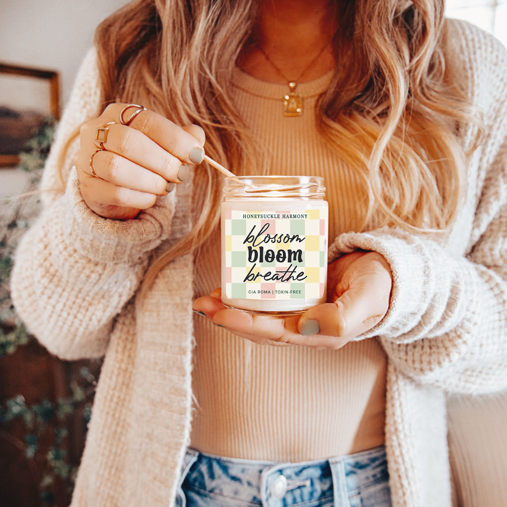 Honeysuckle Scented Soy Candle - Sweet Floral Blossom, Honeyed Summer Aroma