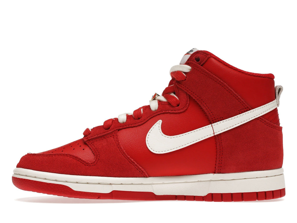 Nike Dunk High "First Use Red"