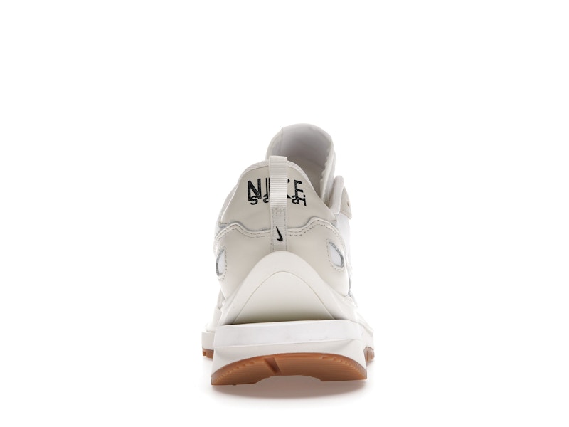 Nike Vaporwaffle sacai "Sail Gum"