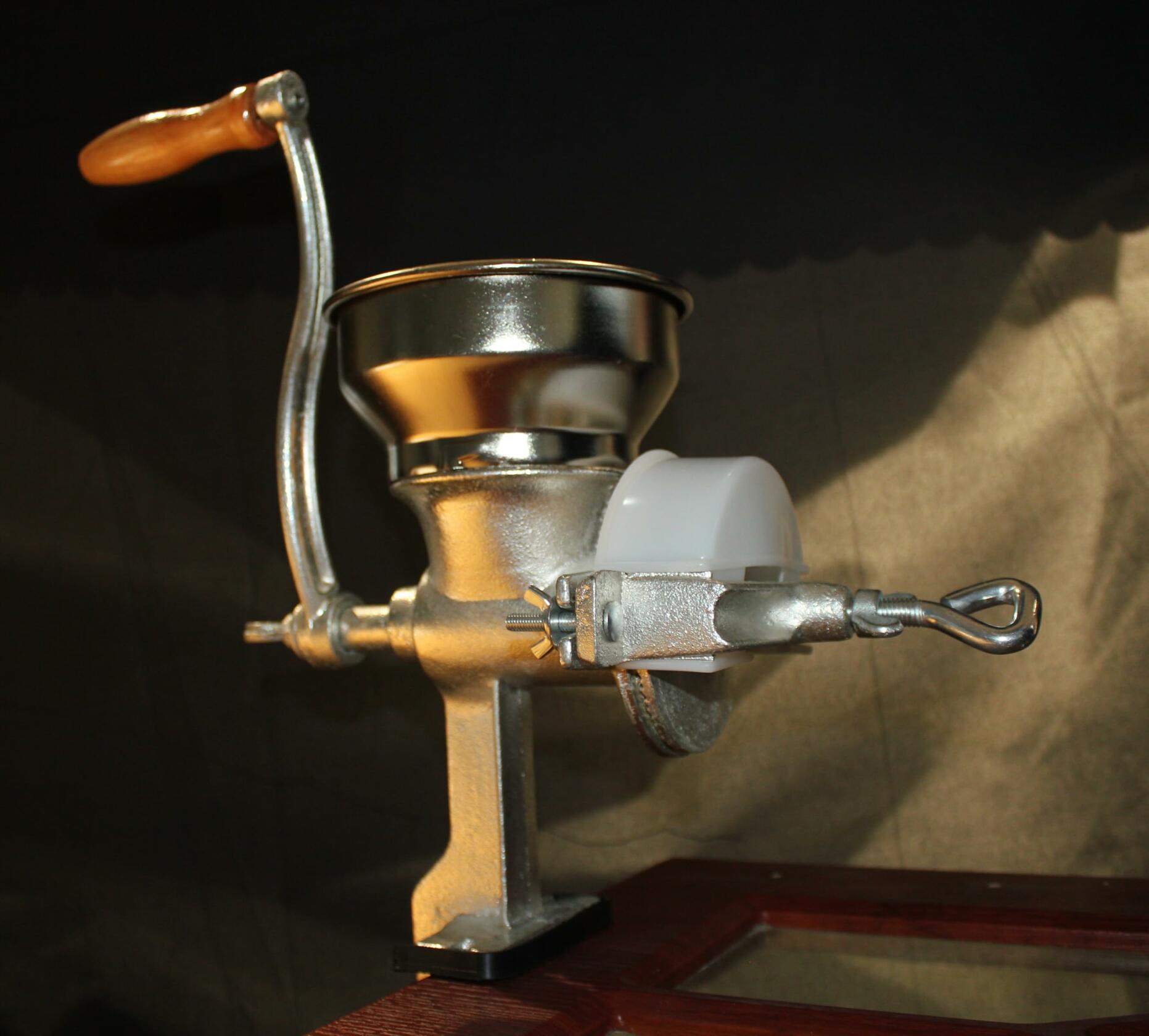 [Like New] Vanaart Grain Mill High Hopper Manual Cast Iron Grain Grinder Black