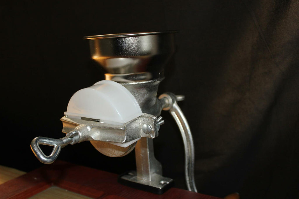 [Like New] Vanaart Grain Mill High Hopper Manual Cast Iron Grain Grinder Black