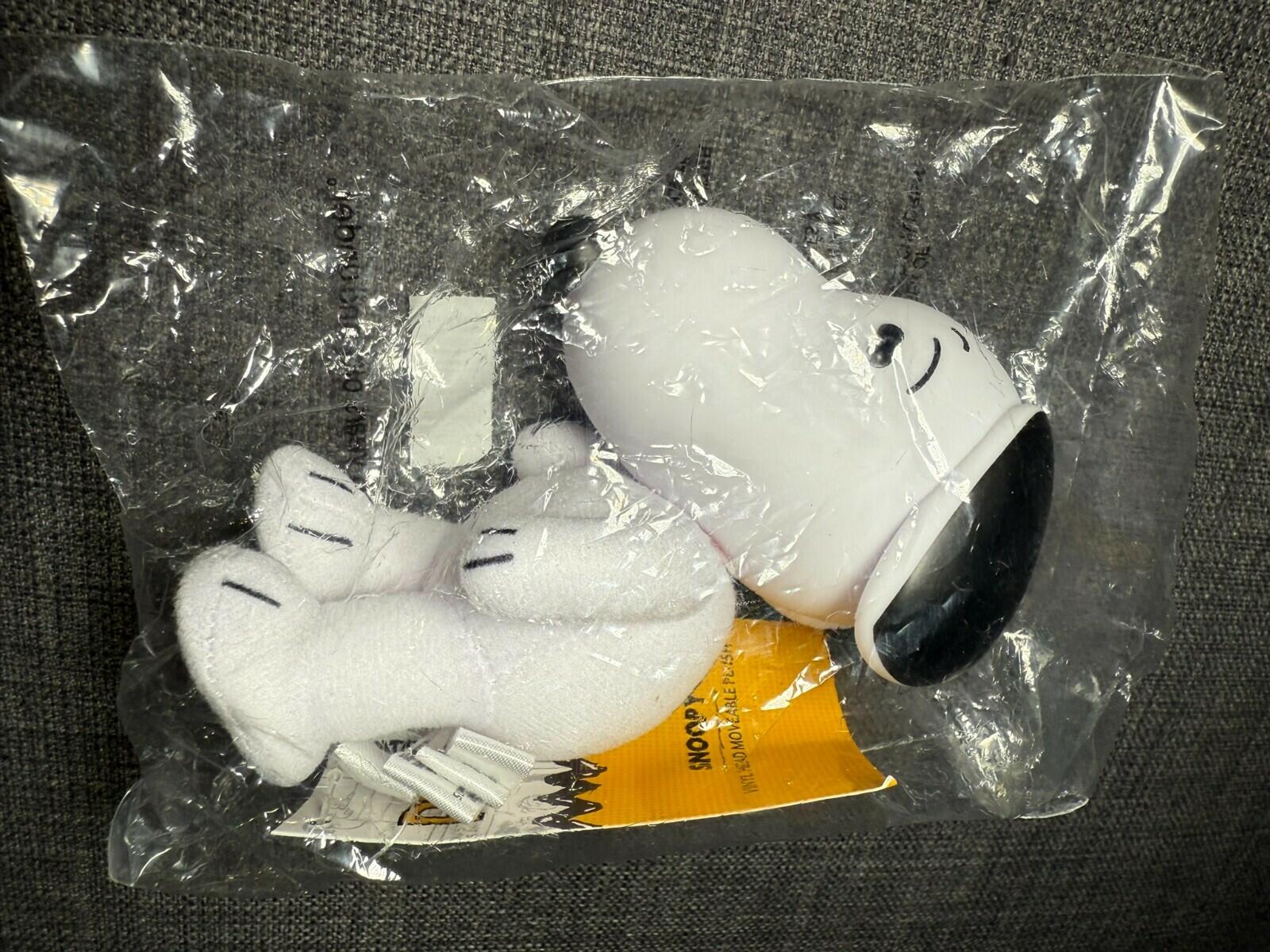 United Feature Syndicate Snoopy Vinyl Head Moveable Plush Figure White Peanuts
