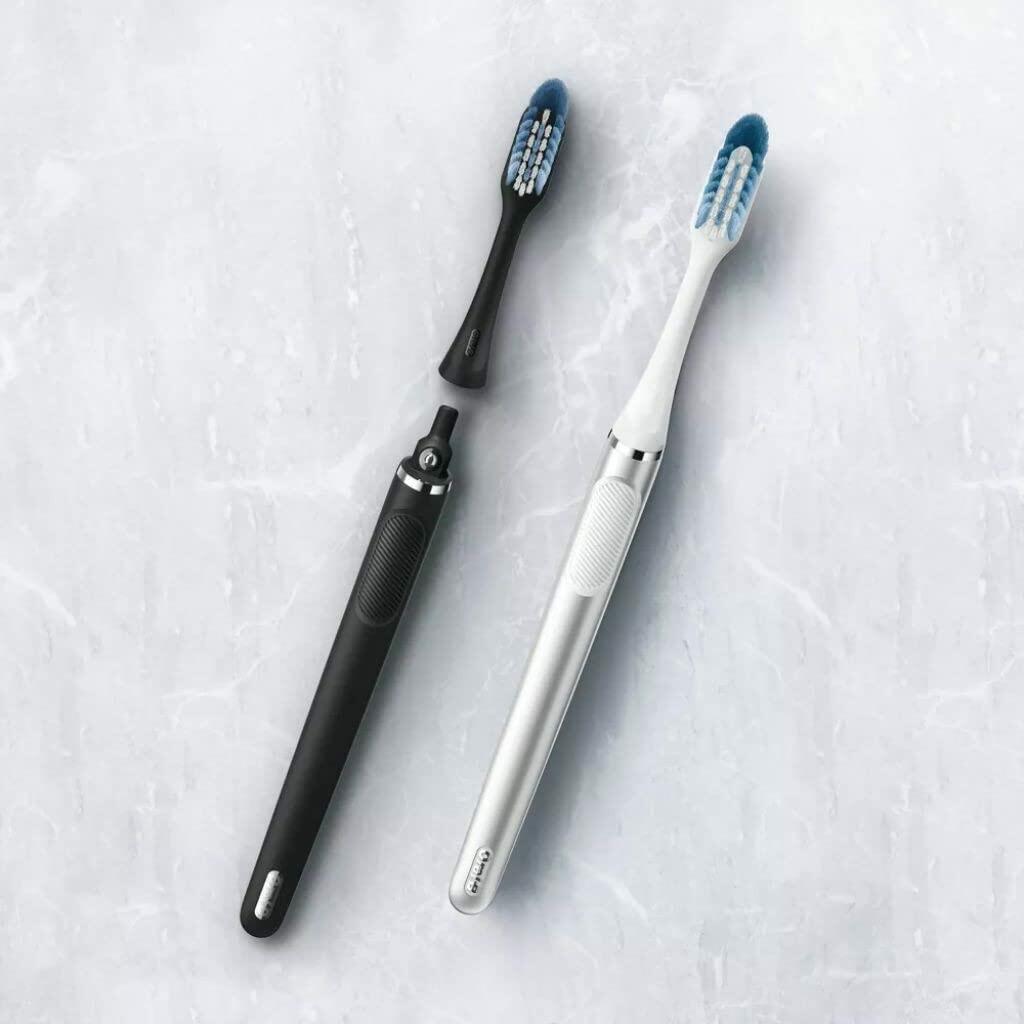 Oral-B Clic Manual Toothbrush Onyx Black with Magnetic Holder 1 Count
