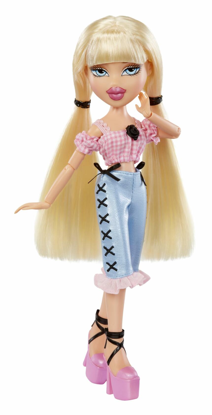 Bratz Goin’ Out! Cloe Fashion Doll with Accessories Medium Light Blue Eyes