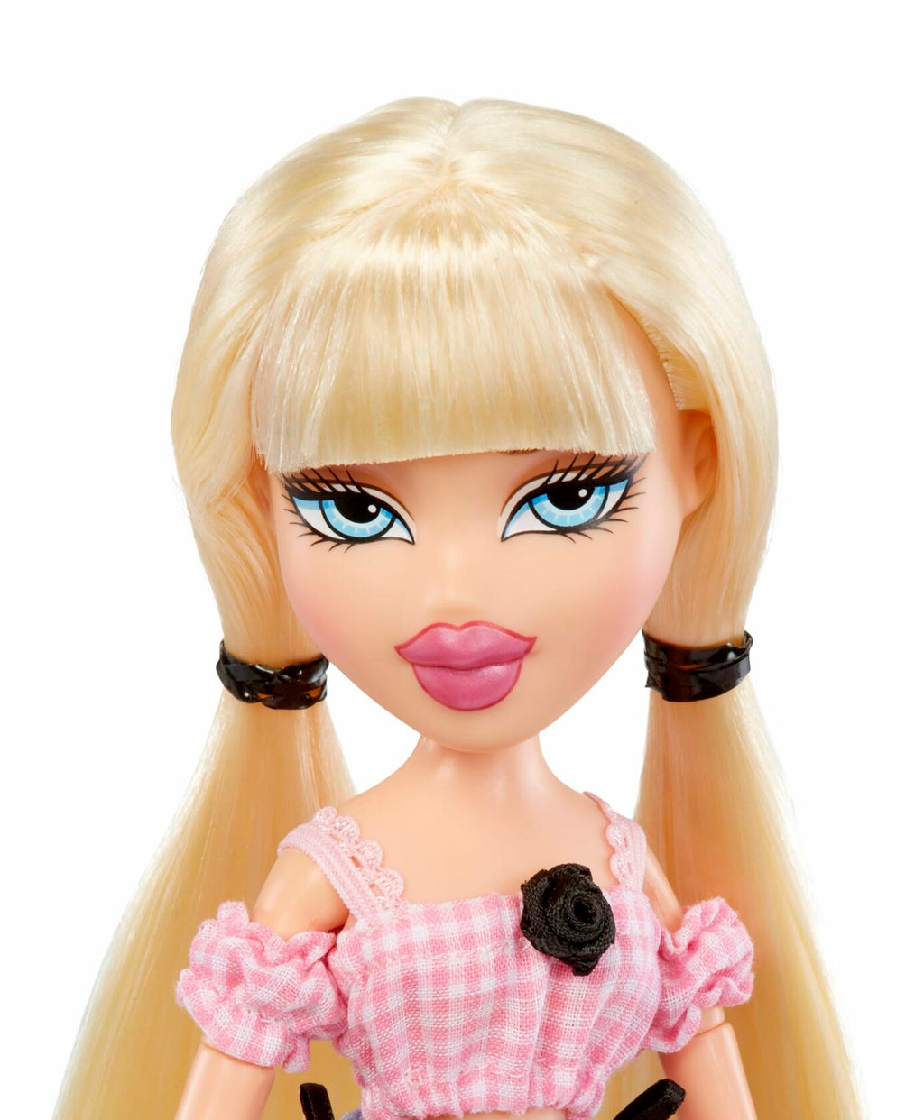 Bratz Goin’ Out! Cloe Fashion Doll with Accessories Medium Light Blue Eyes