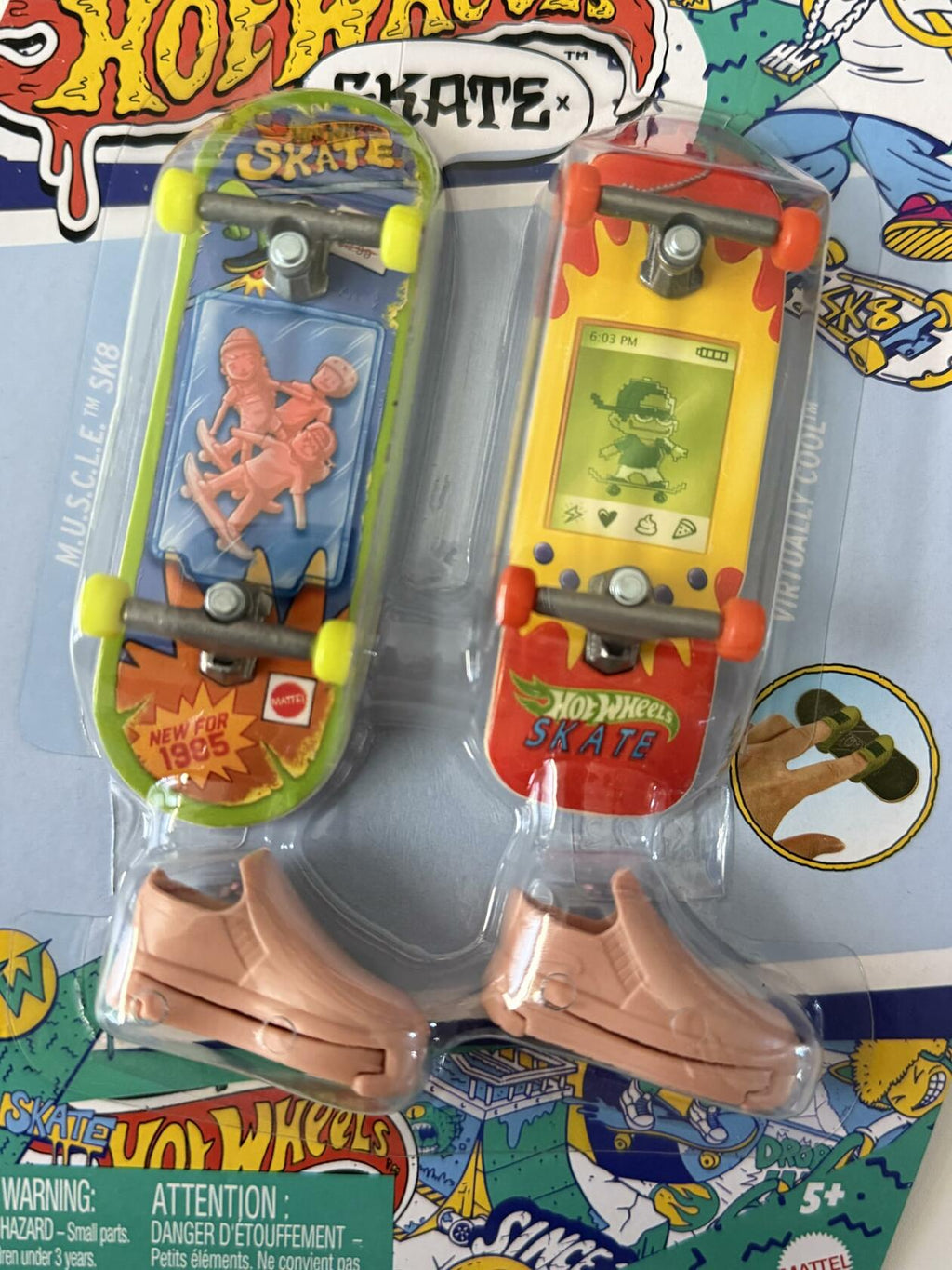 Hot Wheels Skate Miniature Finger Skateboard Set 2 Pack Red Yellow Green Blue