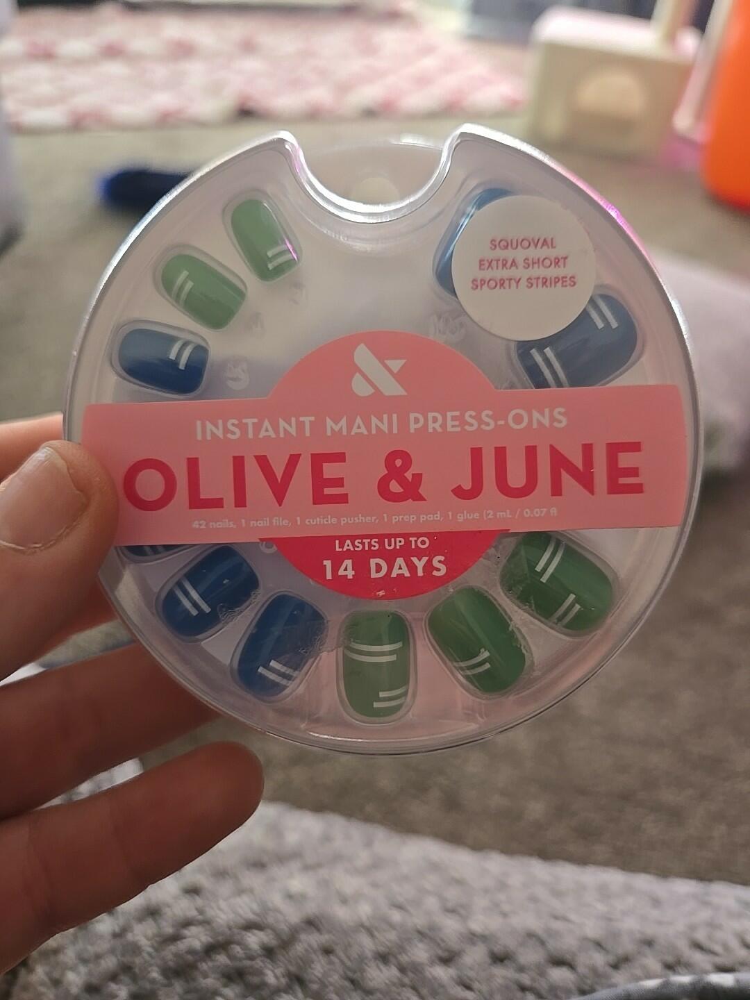 Olive & June Press-On Nails Squoval Multicolor Perfect Serve 42 Ct