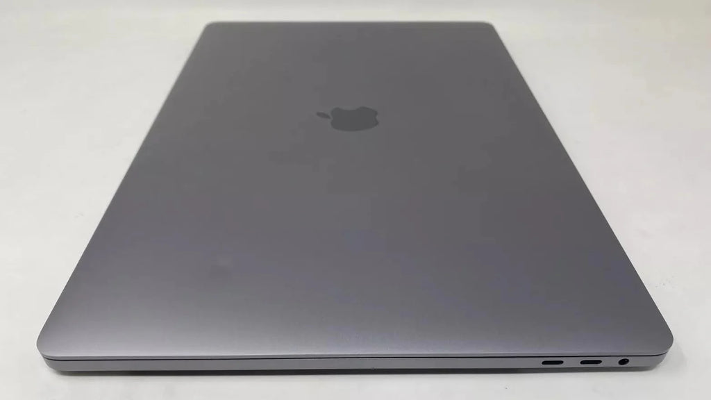 MacBook Pro (2019) 16-inch – Intel Core i9 2.4GHz • AMD 5500M 8GB – 32GB RAM 2TB SSD – 52 Cycles (Read)