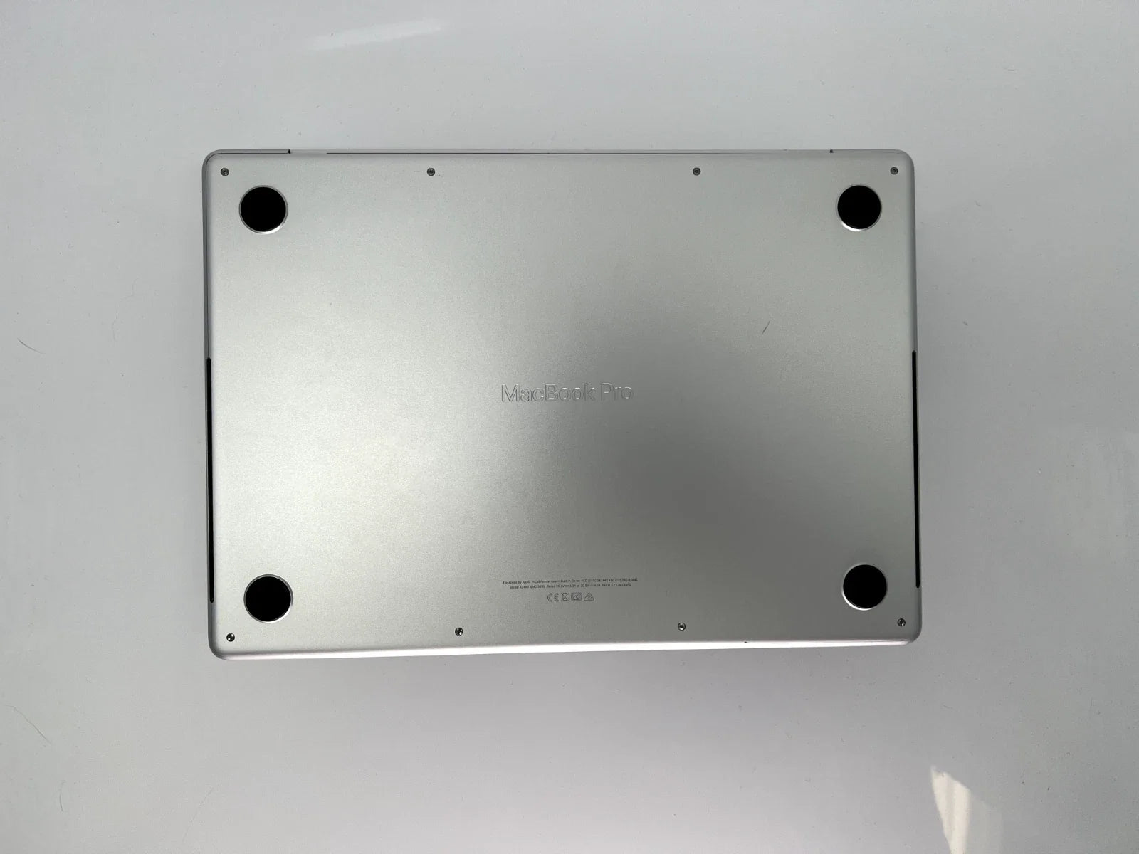 MacBook Pro (2021) 14-inch – Apple M1 Max 3.2GHz • 32-Core GPU – 64GB RAM 2TB SSD – Read