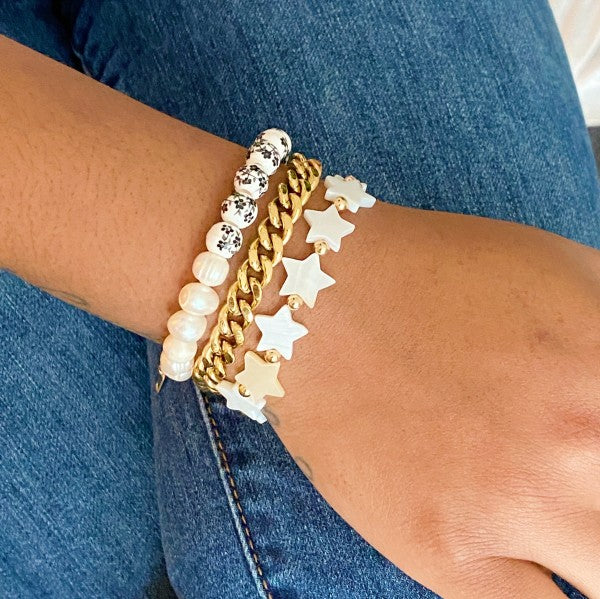 Shelly Star Stretch Shell Bracelet With Gold Bead Accents