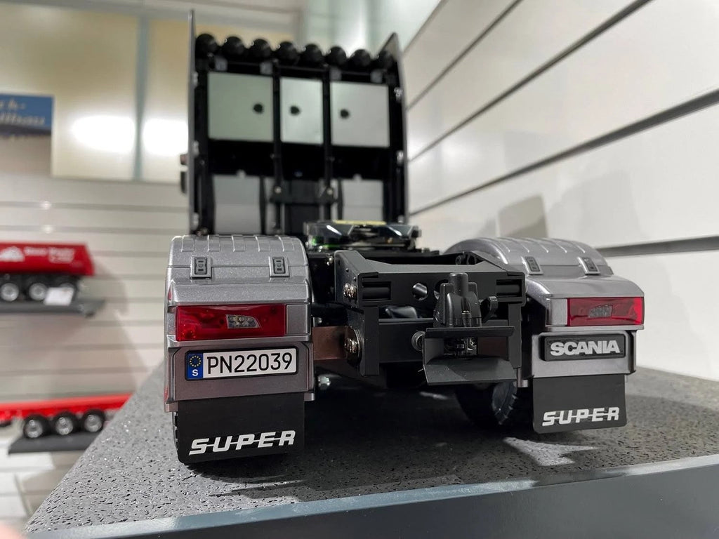 Tamiya 1/14 Scania 770 S 8x4 Semi Truck Kit