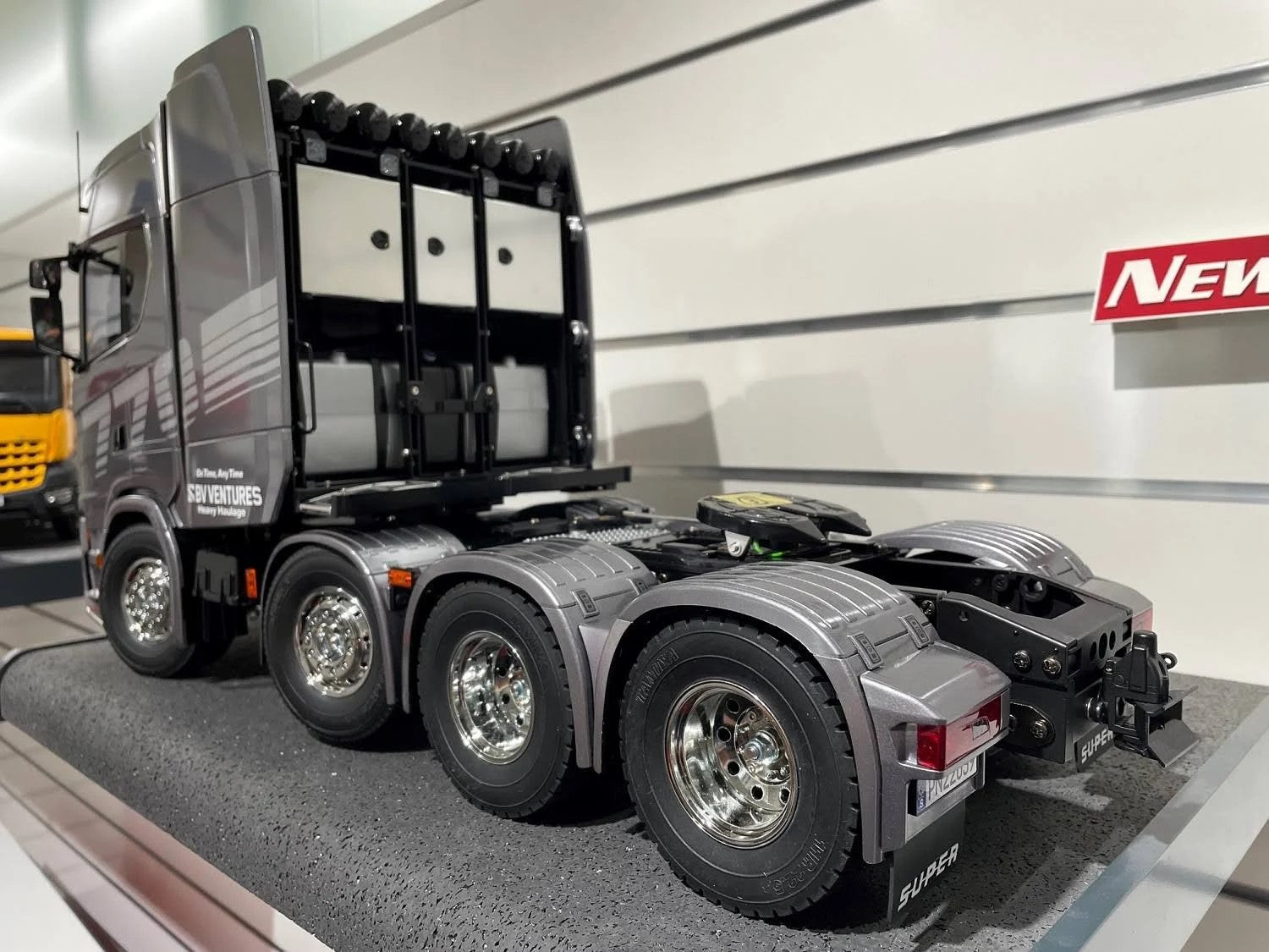 Tamiya 1/14 Scania 770 S 8x4 Semi Truck Kit