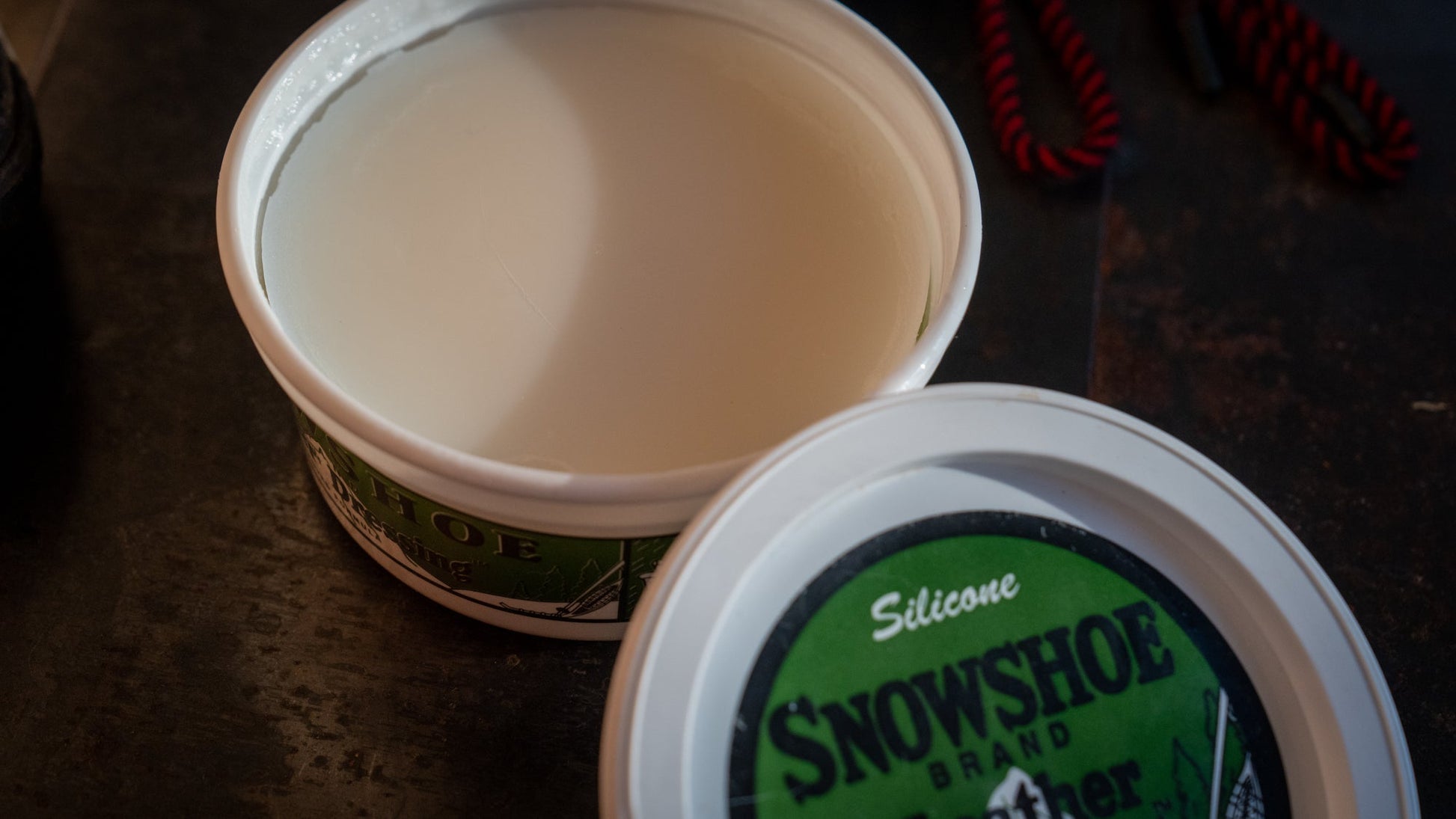 Snowshoe Leather Conditioner - 8oz Tub - Close Out Special - Old Packaging (Low Stock)