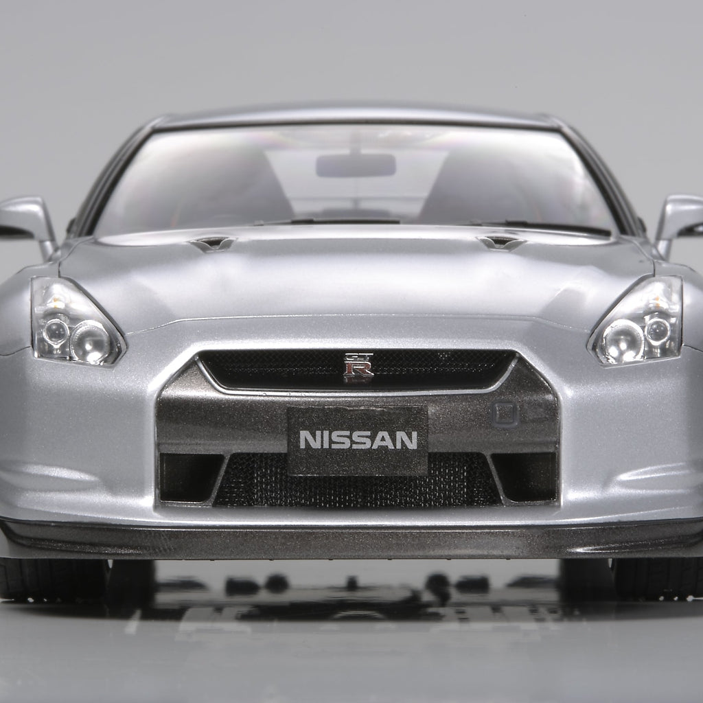 Tamiya 1/24 Nissan GTR Plastic Model Kit