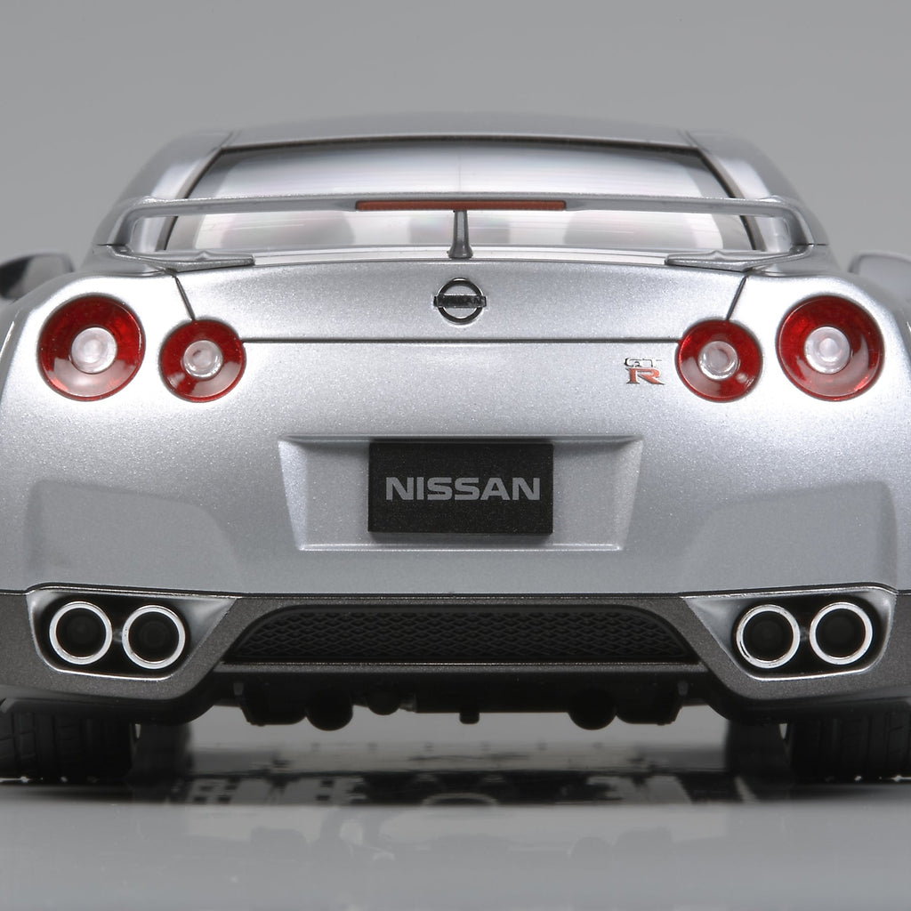 Tamiya 1/24 Nissan GTR Plastic Model Kit