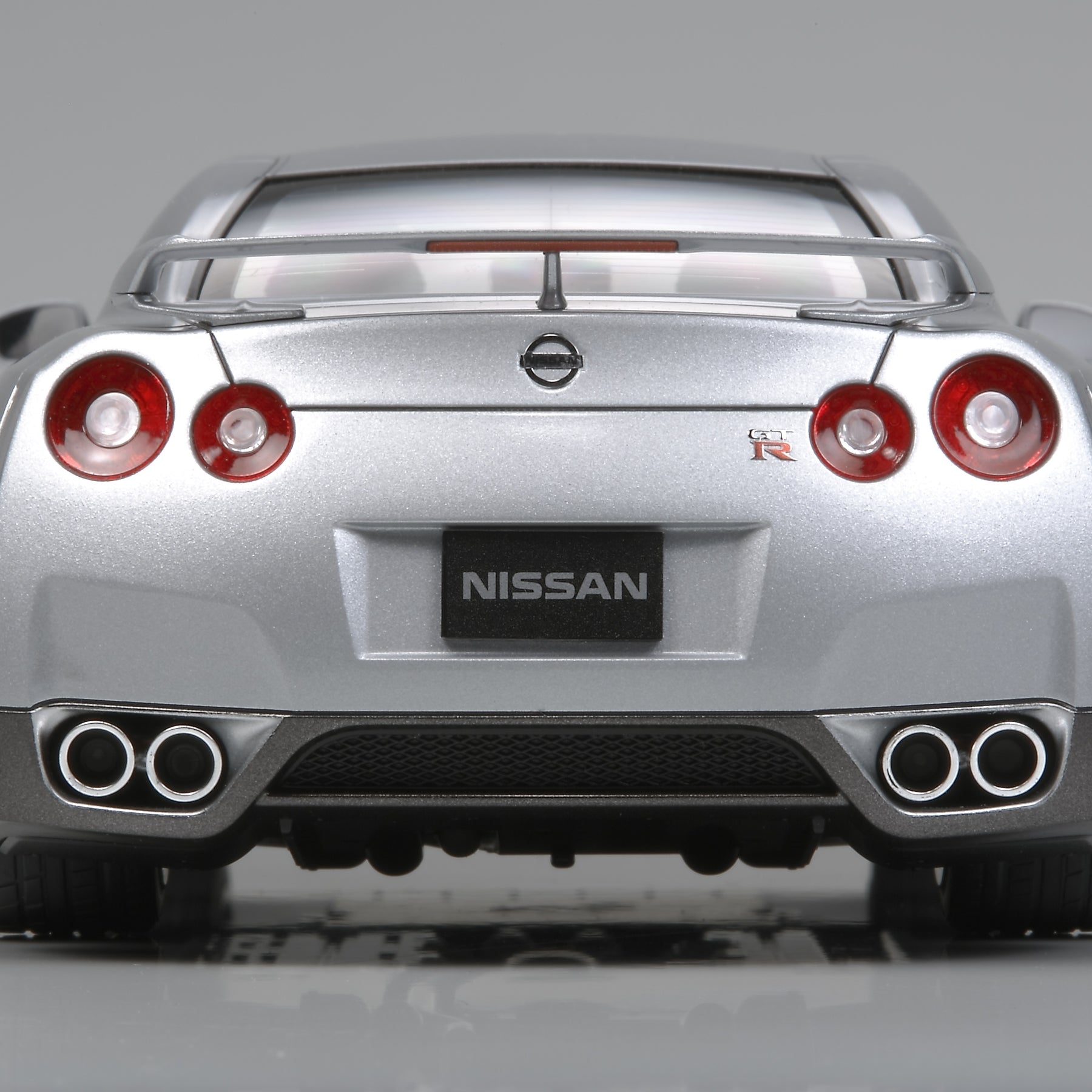 Tamiya 1/24 Nissan GTR Plastic Model Kit