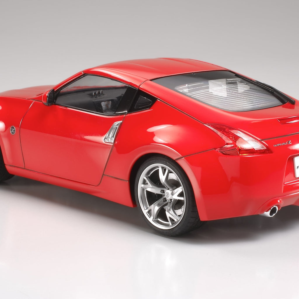 Tamiya 1/24 Nissan 370 Z Sports Car Plastic Model Kit