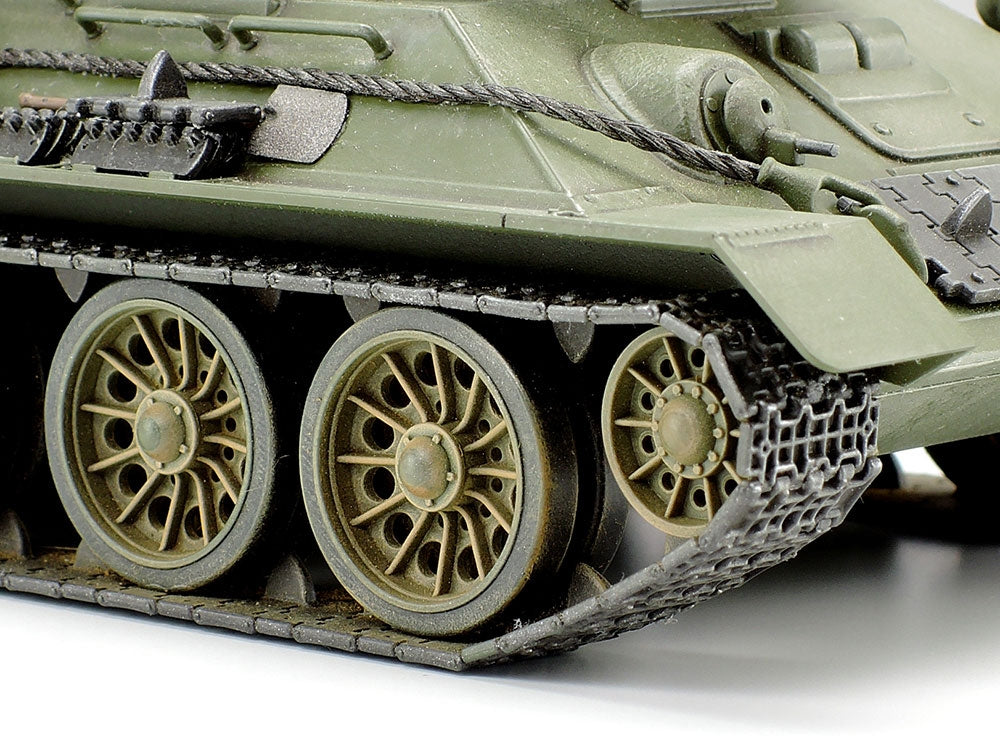 Tamiya Russian Medium Tank T34/85 Plastic Model Kit